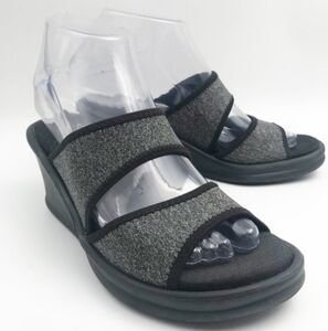 Sketchers Cali Rumblers Happy Dayz sandals.